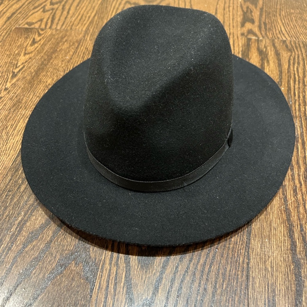 Aritzia fedora hat black s/m never worn